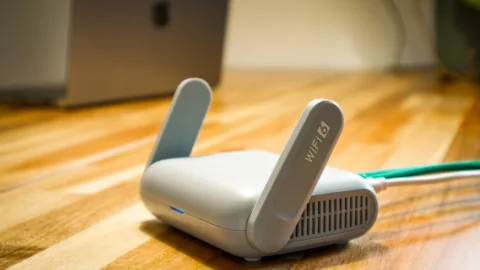 Wymiana modułu Wi-Fi i Bluetooth