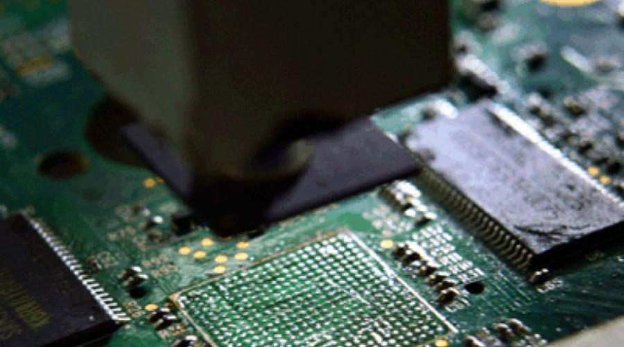 Naprawa i wymiana układ&oacute;w BGA 