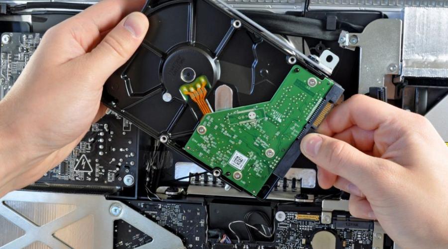 Wymiana dysk&oacute;w, pamięci, procesor&oacute;w i napęd&oacute;w optycznych 